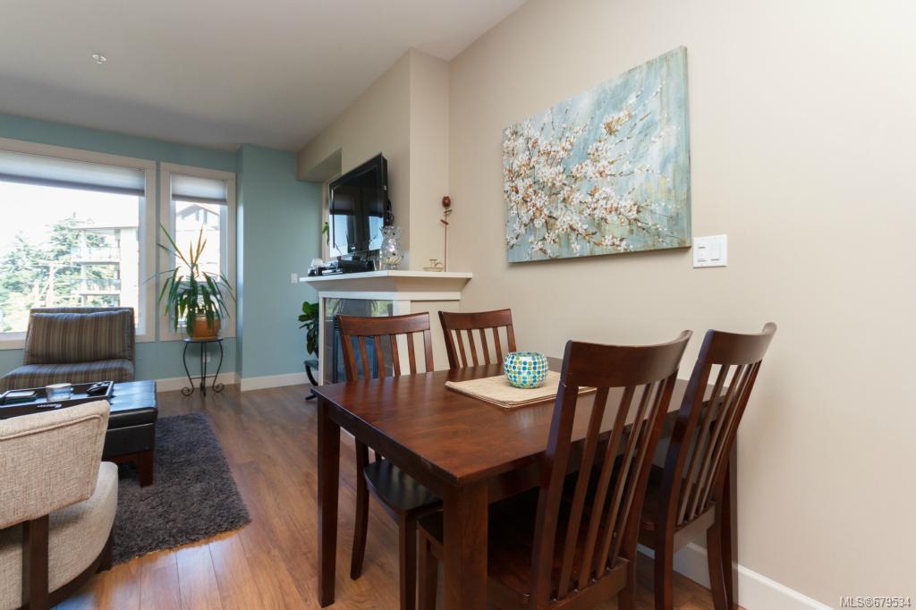 204-3220 Jacklin Rd