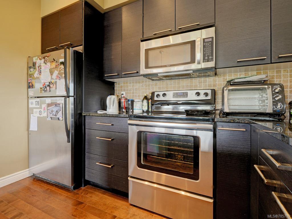 106-2038 Gatewood Rd, Sooke