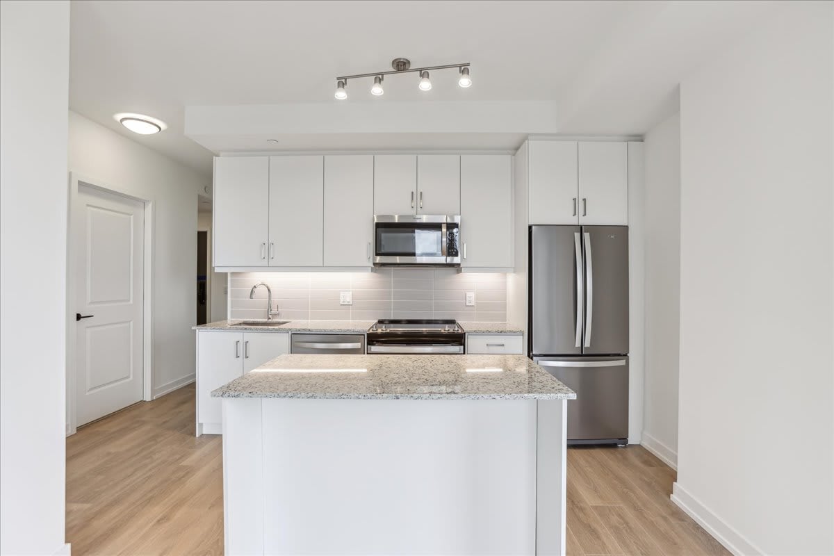 1 bed+ den in uptown core!