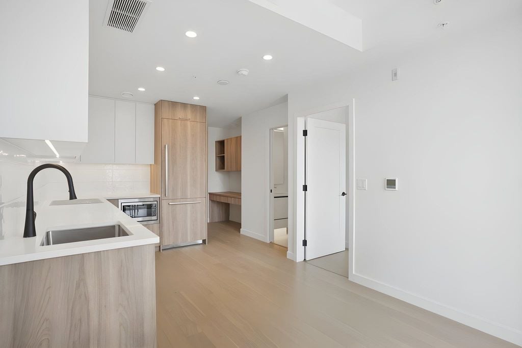 8398 Oak Street 202, Vancouver
