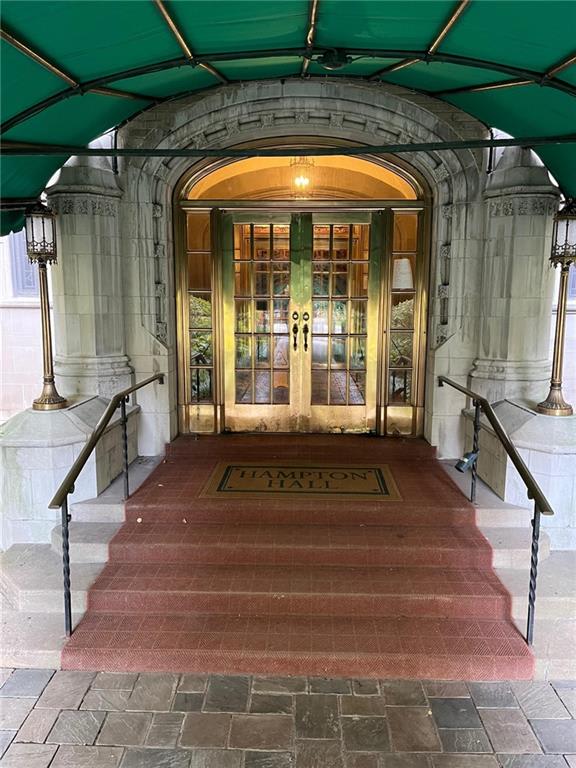 166 N Dithridge St Unit 2J  