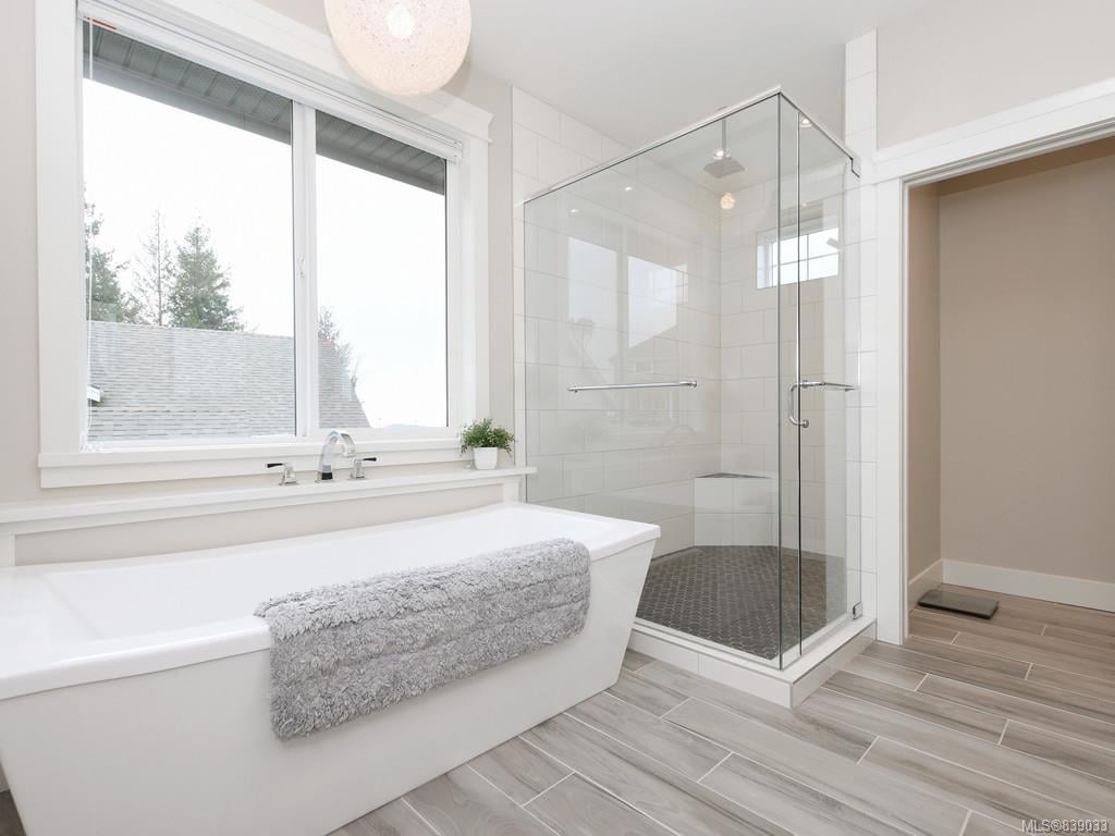 1401 Grand Forest Close