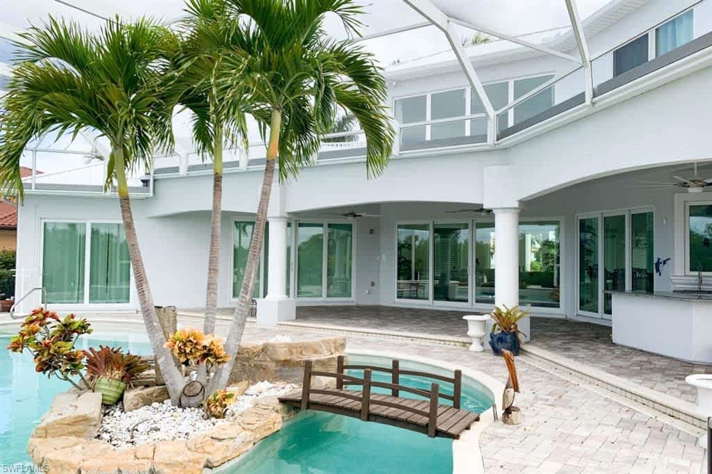 3916 Surfside Blvd 