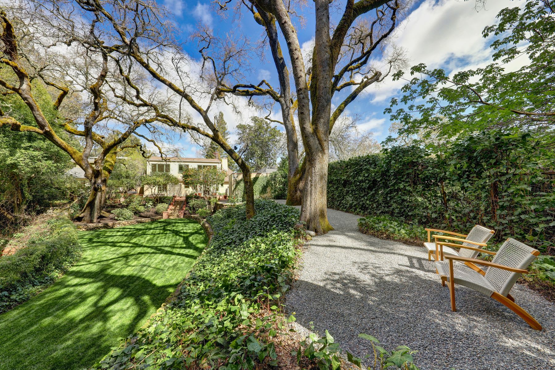 11 Norwood Avenue