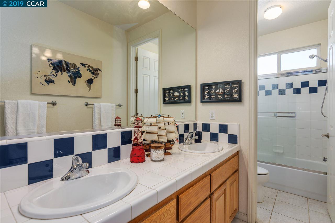 1449 Pinegrove Way