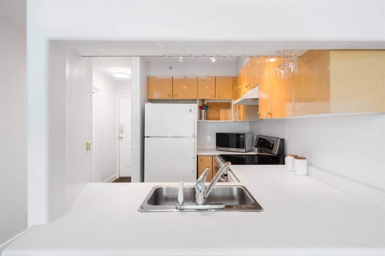 403-988 W 21st Ave