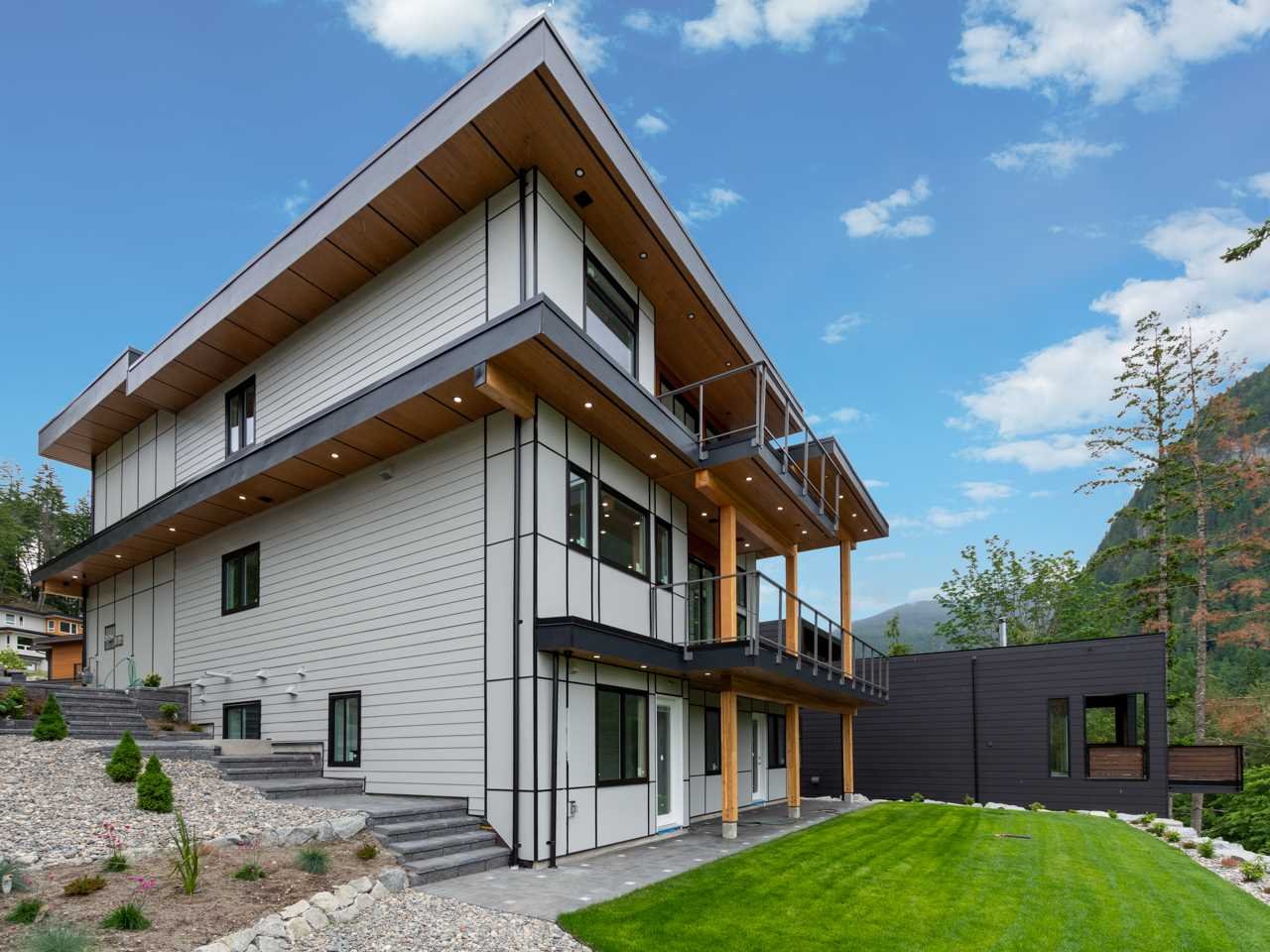 2204 Windsail Pl