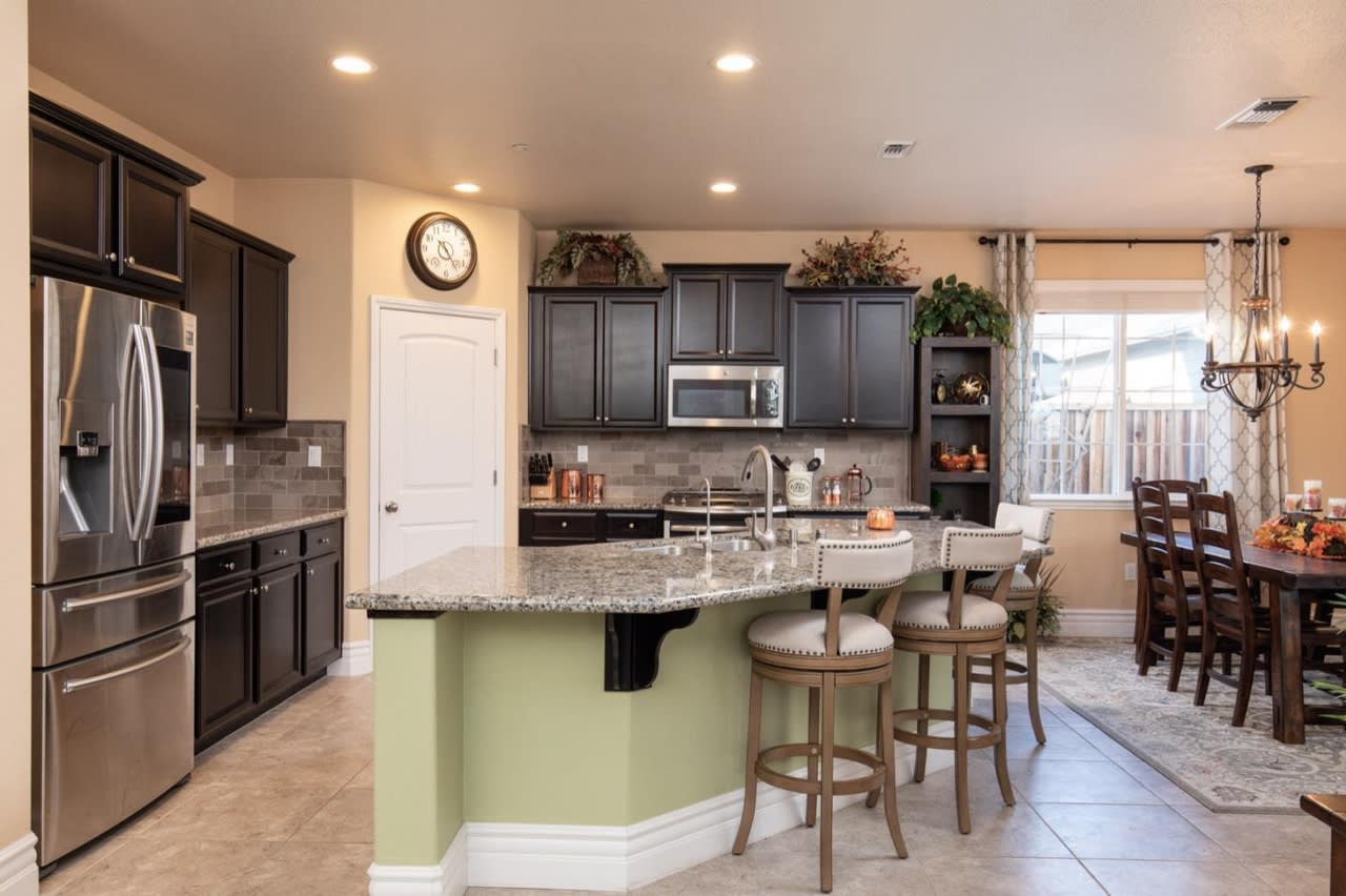 18622 McClellan Cir