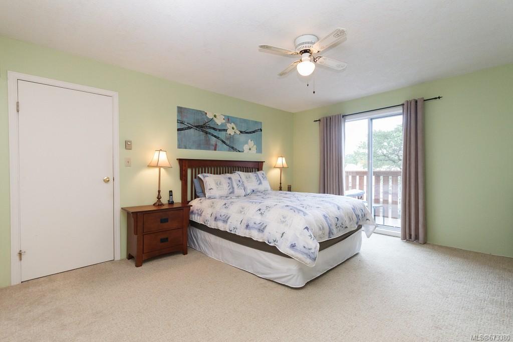 1389 Vista Hts, Victoria