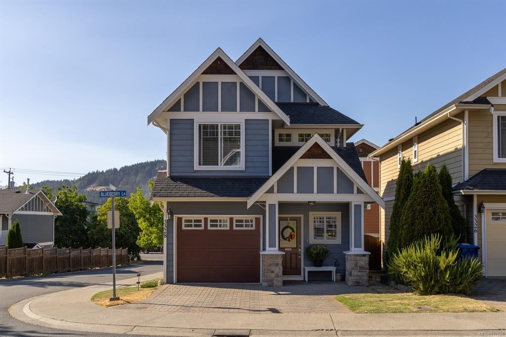3328 Blueberry Ln