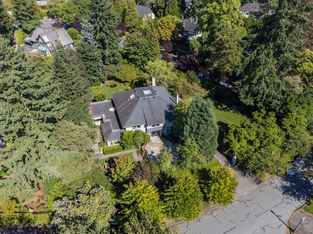 5560 Somerset Cres