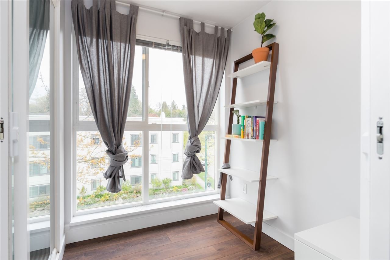 403-988 W 21st Ave