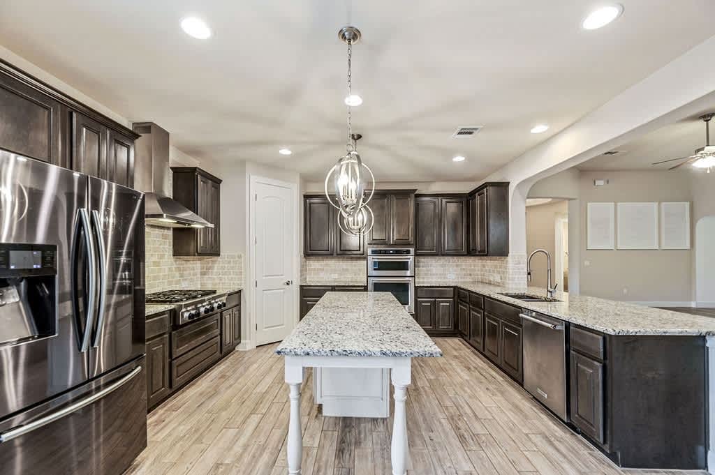 2128 Oakwood Hollow