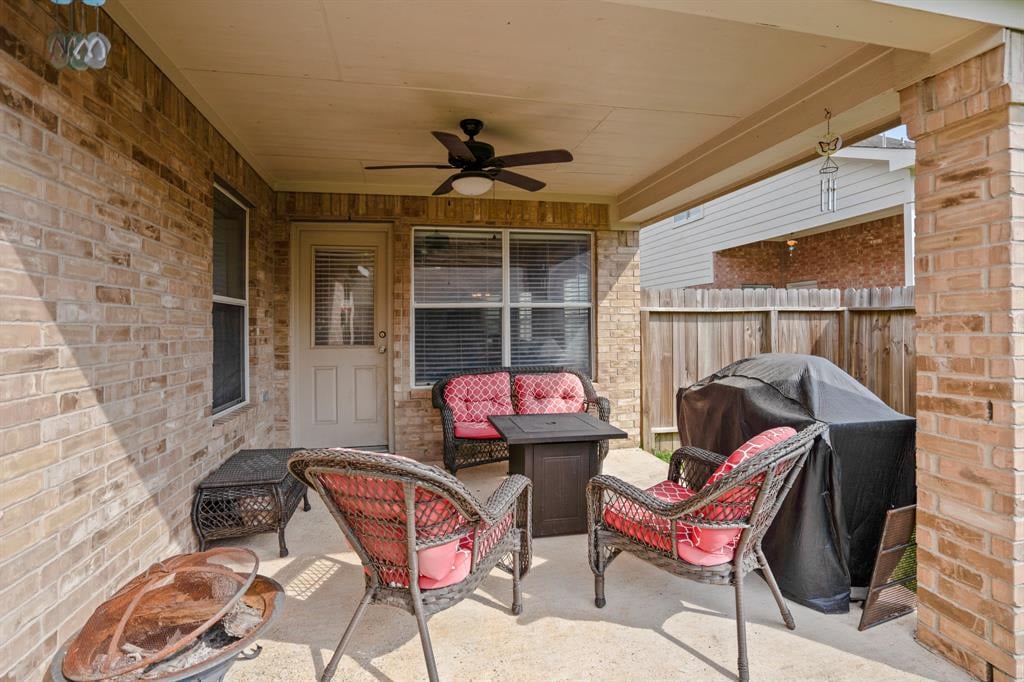 8111 COVE TIMBERS LANE
