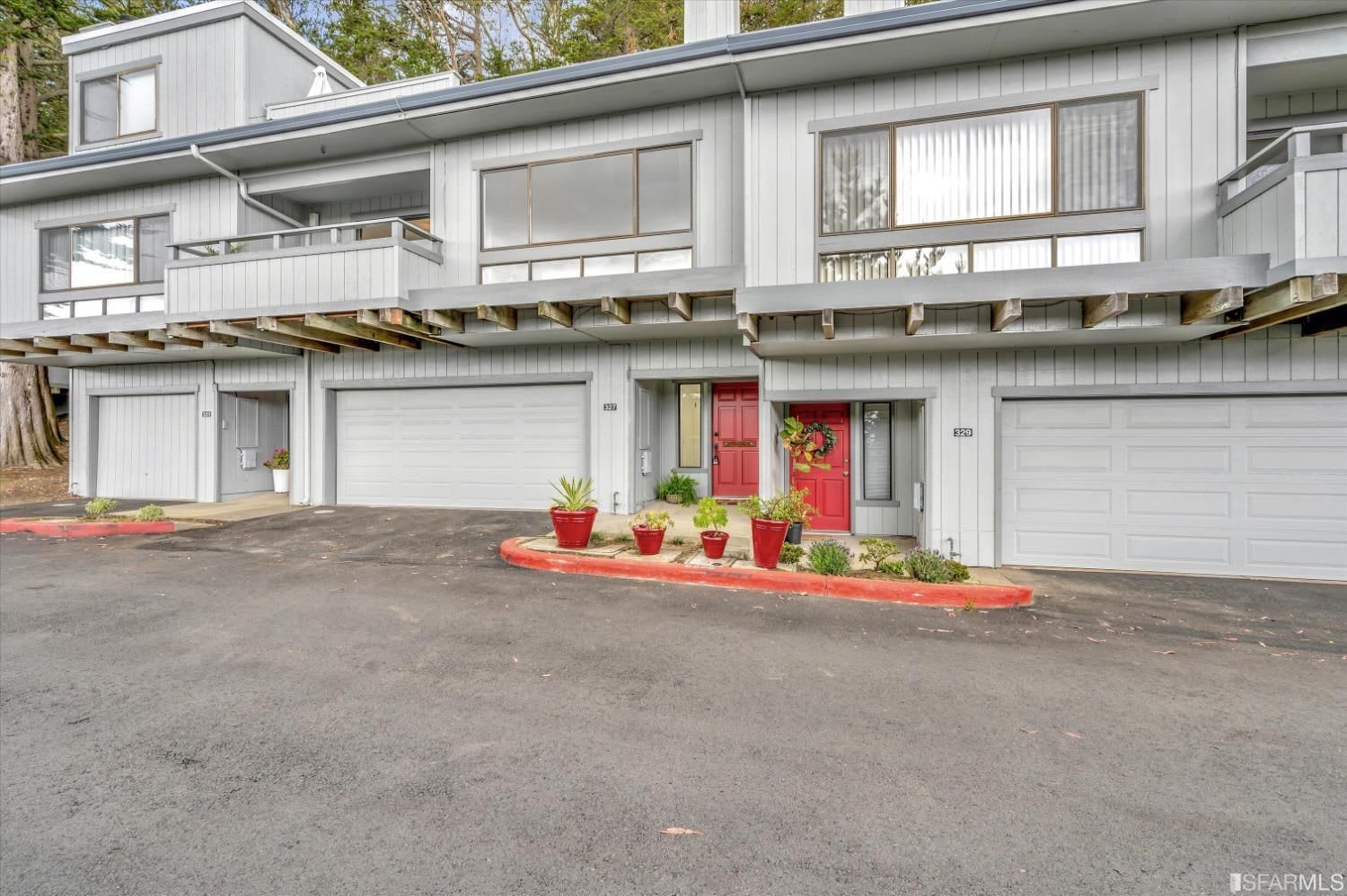 327 Innisfree Dr