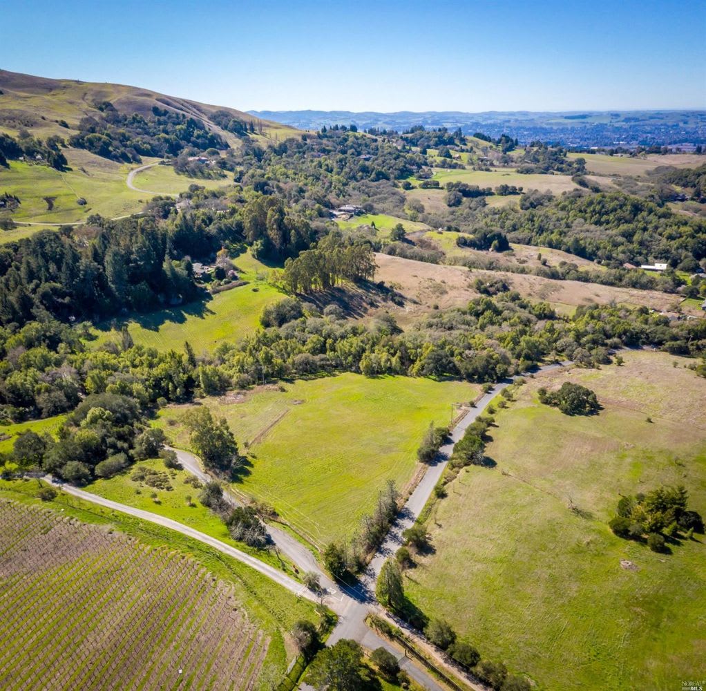 5289 Sonoma Mountain Rd