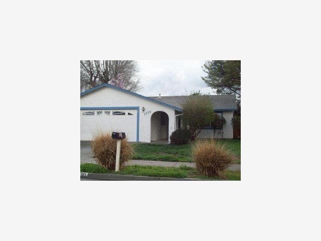 1330 Line St