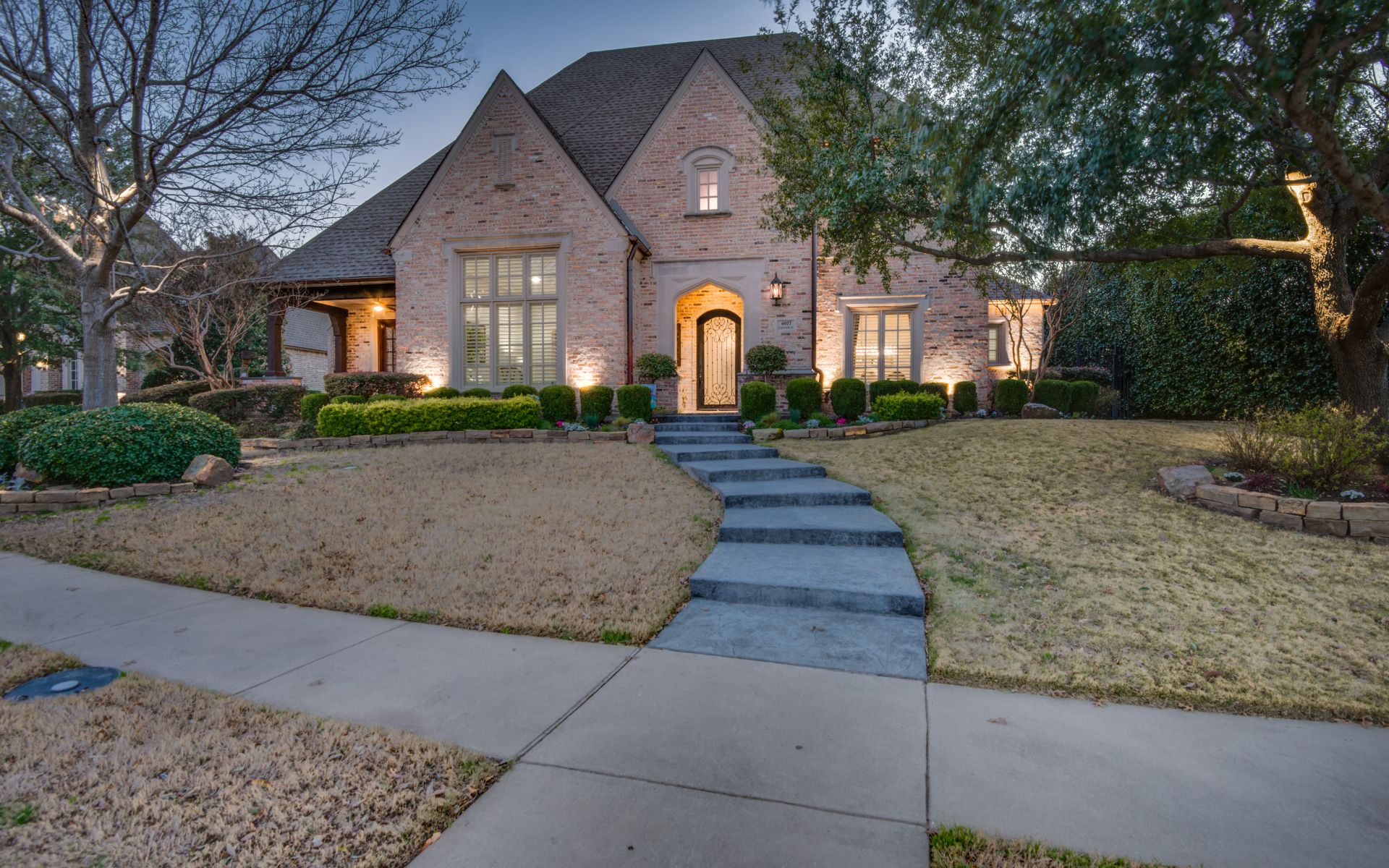 6077 Connely Dr