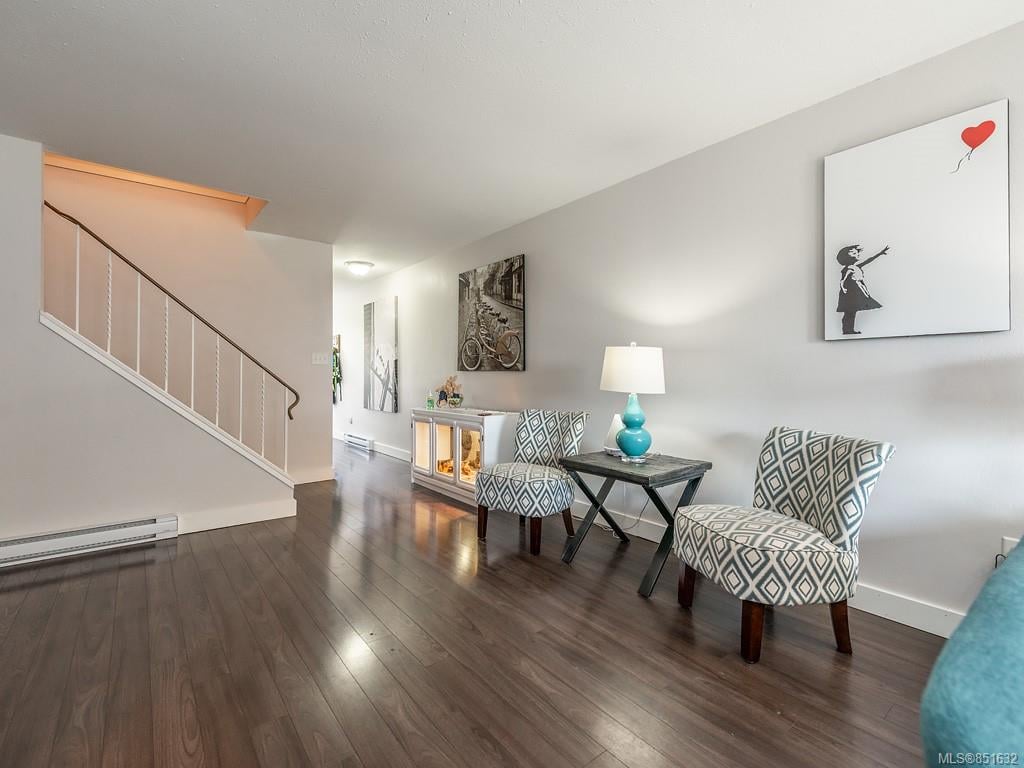 23-7751 E Saanich Rd