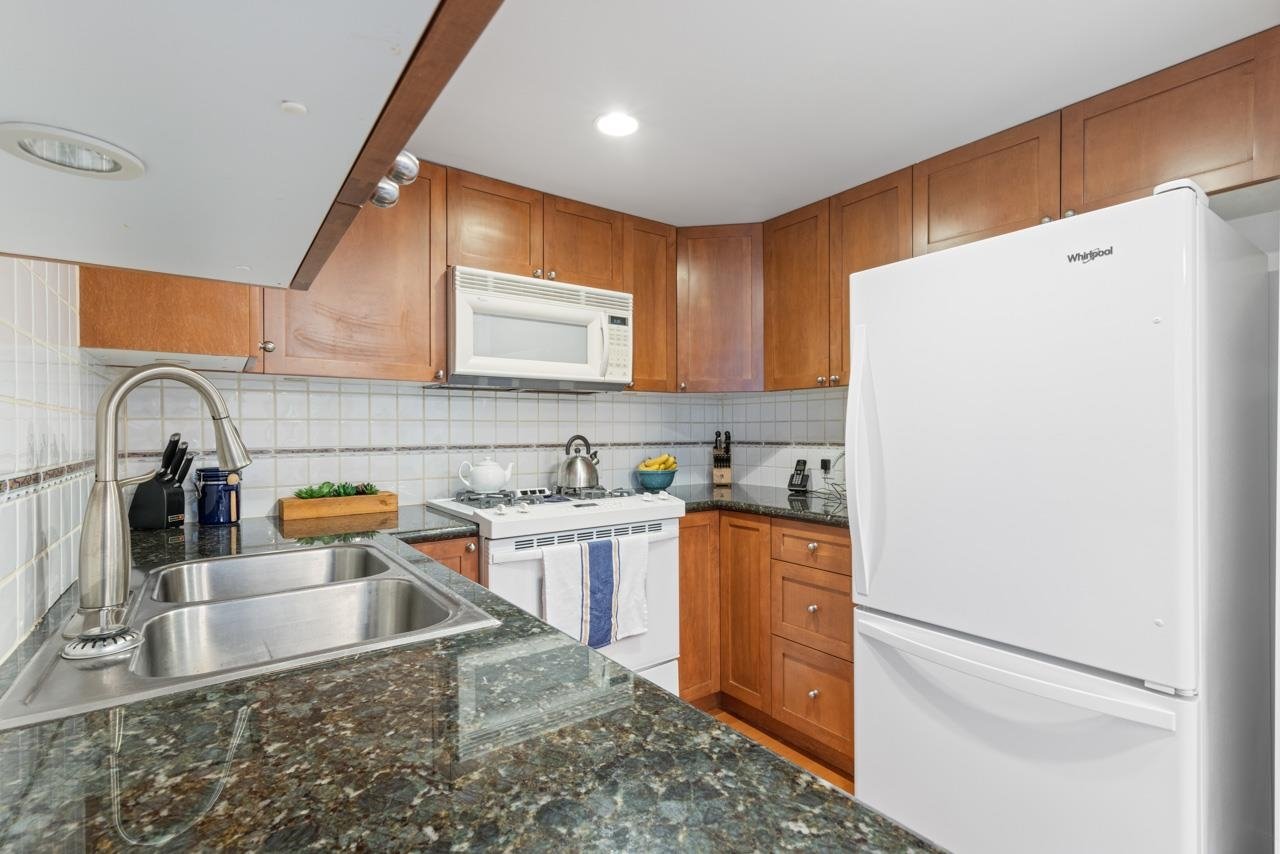 404-1425 W 6th Ave