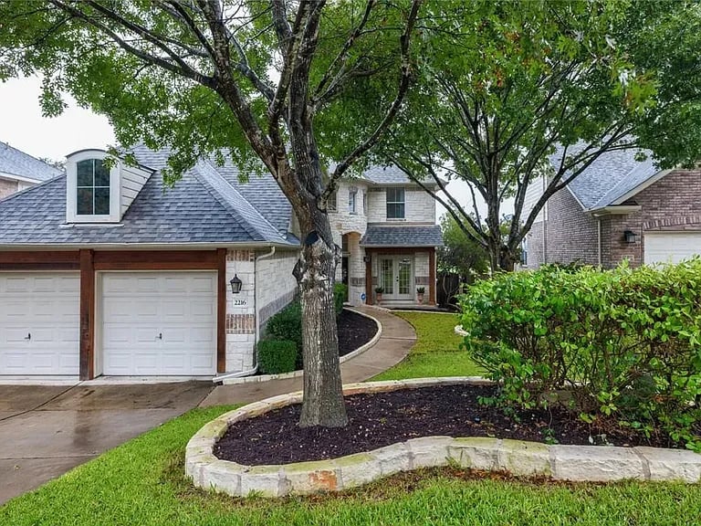 2216 Westfalian Trl