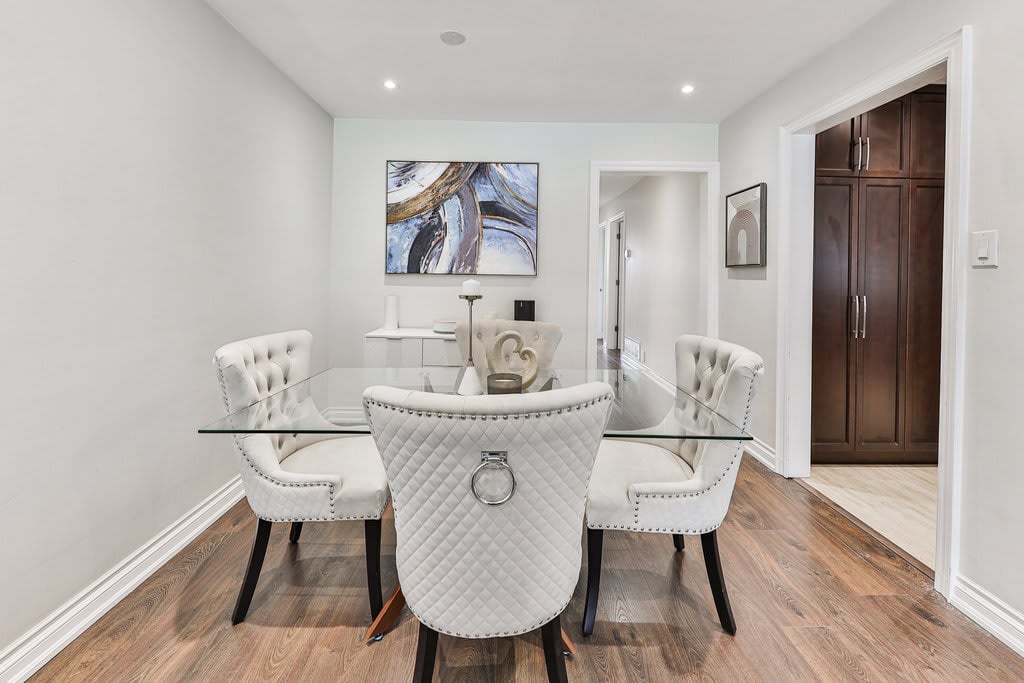 423 Lana Terrace