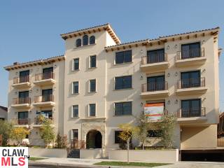 718 N Croft Avenue #204