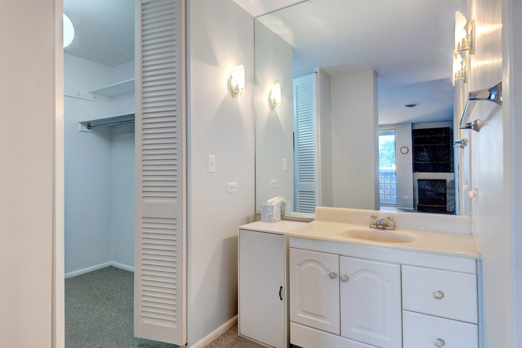 4570 E Yale Avenue #301