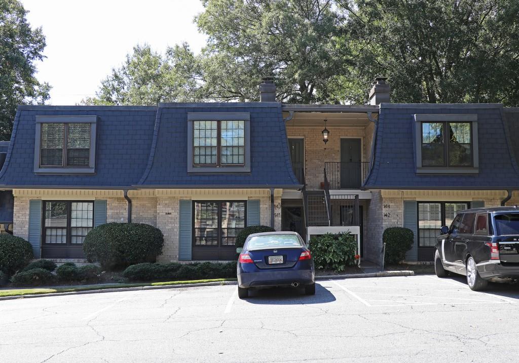 143 Woodmere Square NW