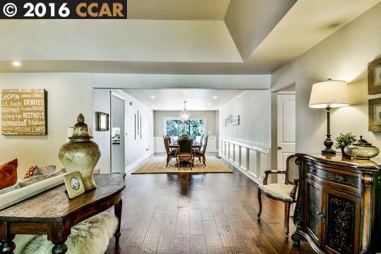3283 Theresa Ln