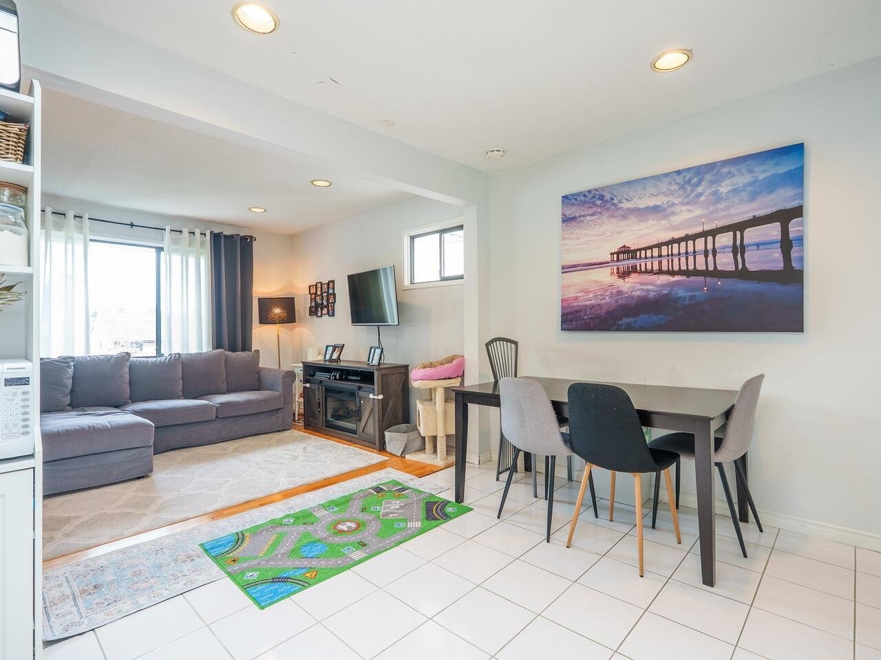 3571 Haida Dr