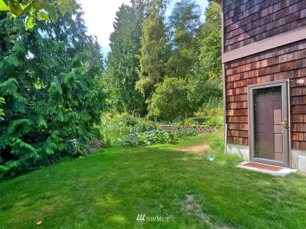 1023 NW 166th St