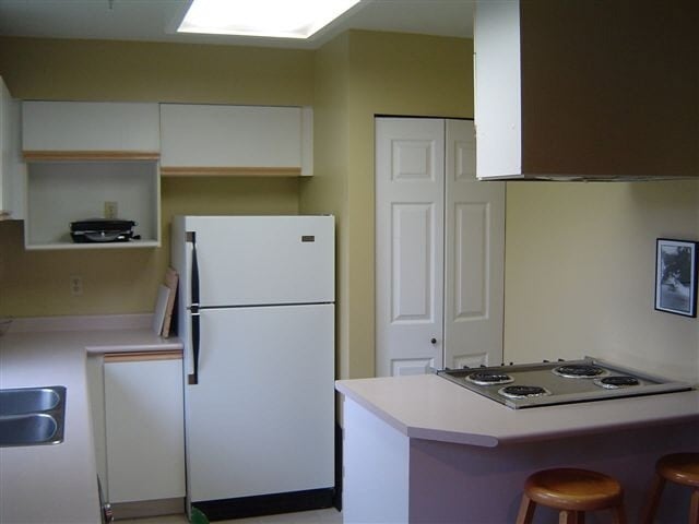 A108-40100 Willow Cres
