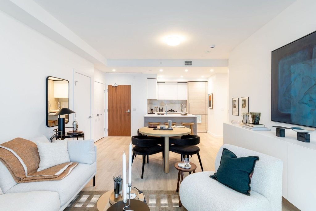 680 Quayside Drive 3406, New Westminster