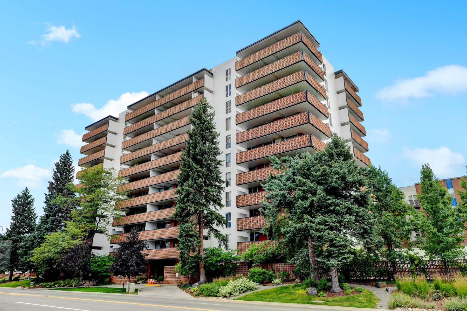 4570 E Yale Avenue #301
