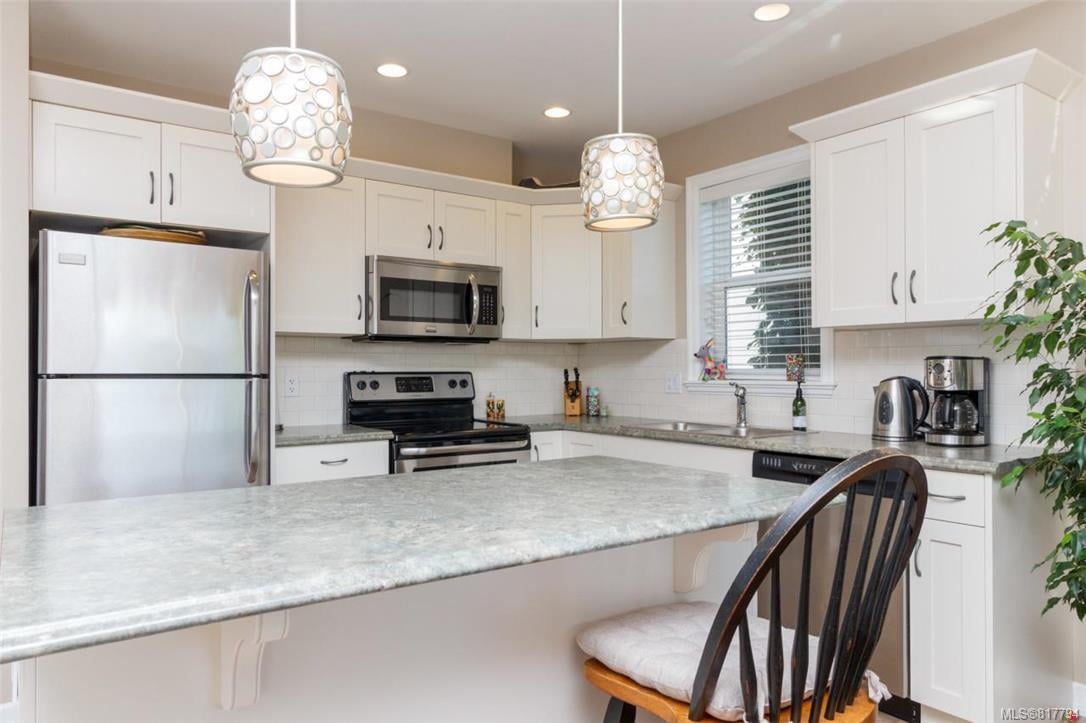 101-2260 Maple Ave, Sooke