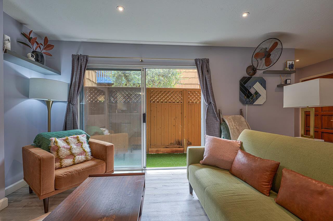 3156 Eucalyptus St APT 8