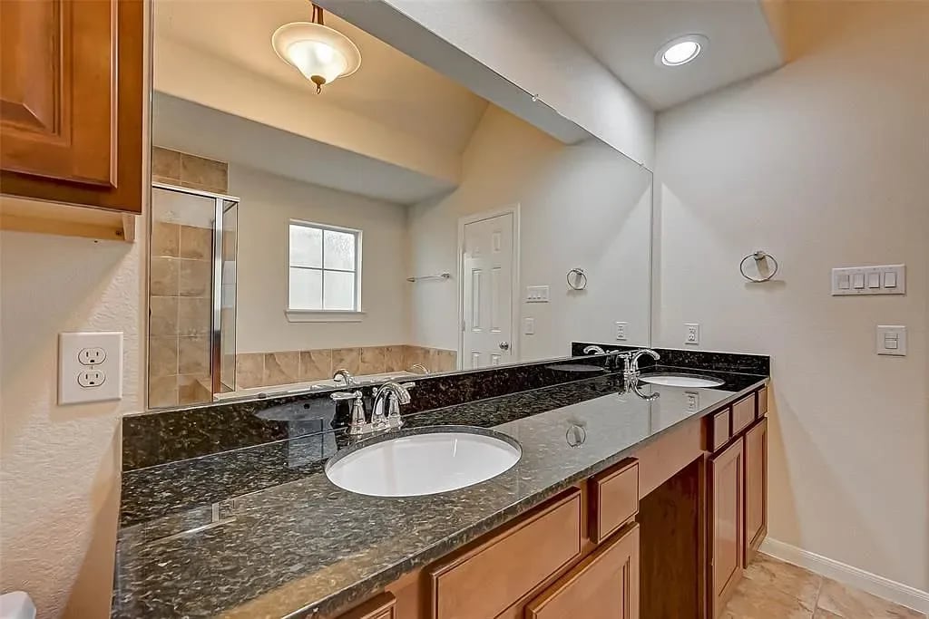 3216 Clearview Cir
