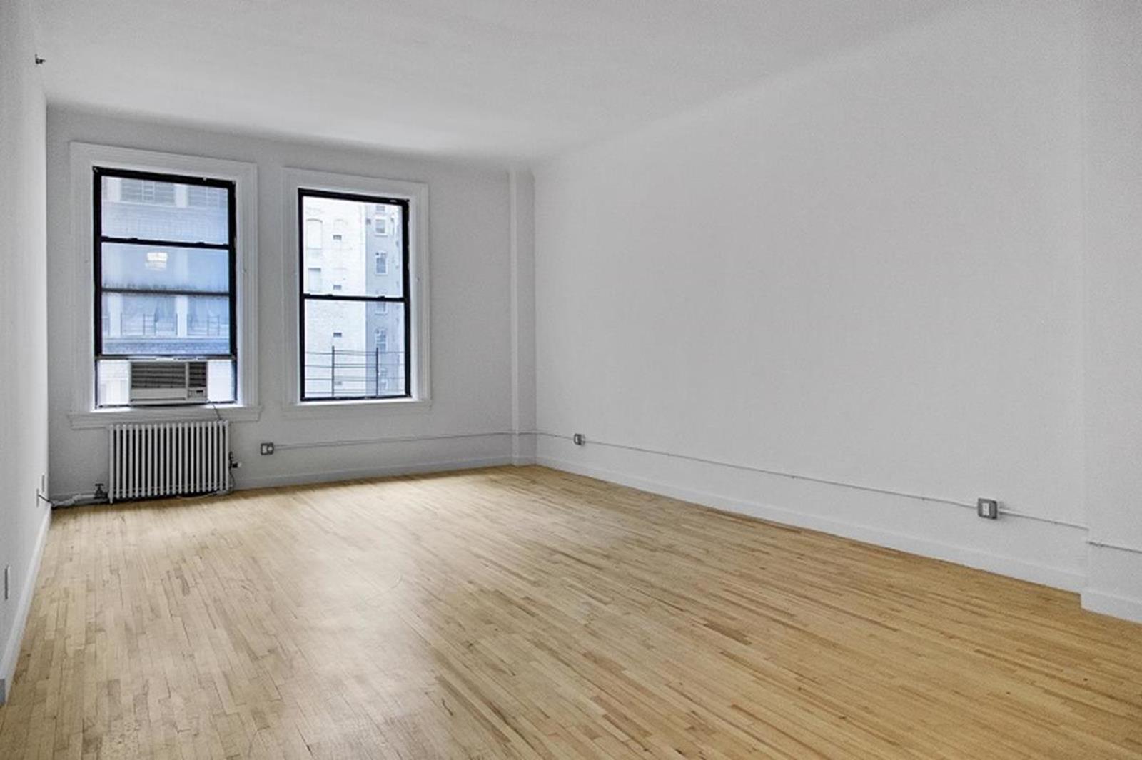 135 William Street, Apt 3-FLR