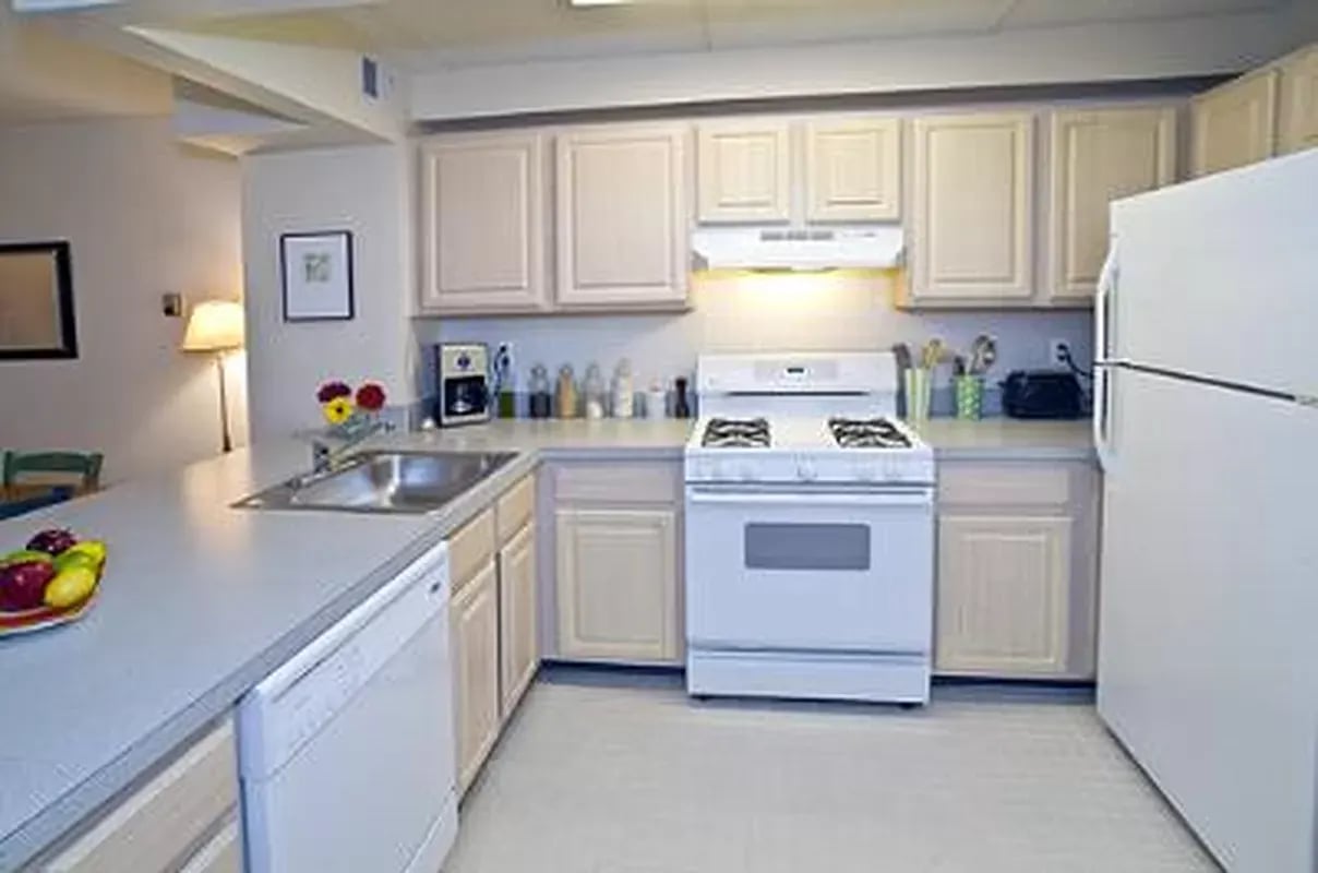 615 East 11th Street Unit: B4