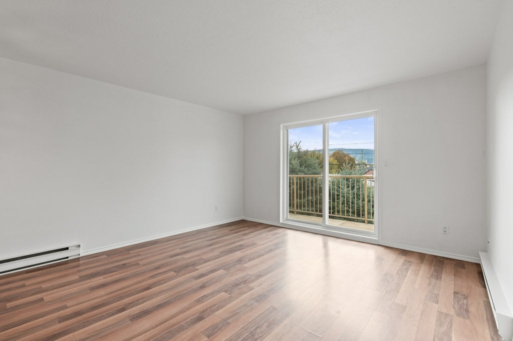 318-3304 35 Ave