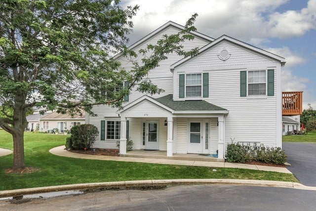696 Fieldcrest Dr Unit B