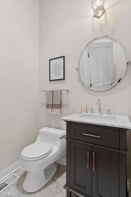 606 Bucktown Home: 2116 W. Churchill 