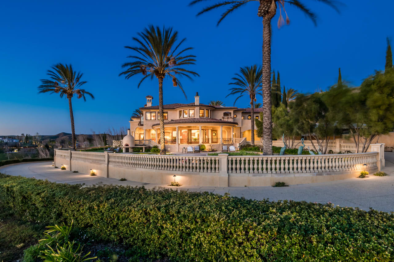 1233 Woodland Grove Ct, Calabasas Real Estate