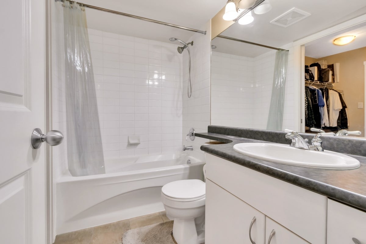 218-808 Sangster Pl