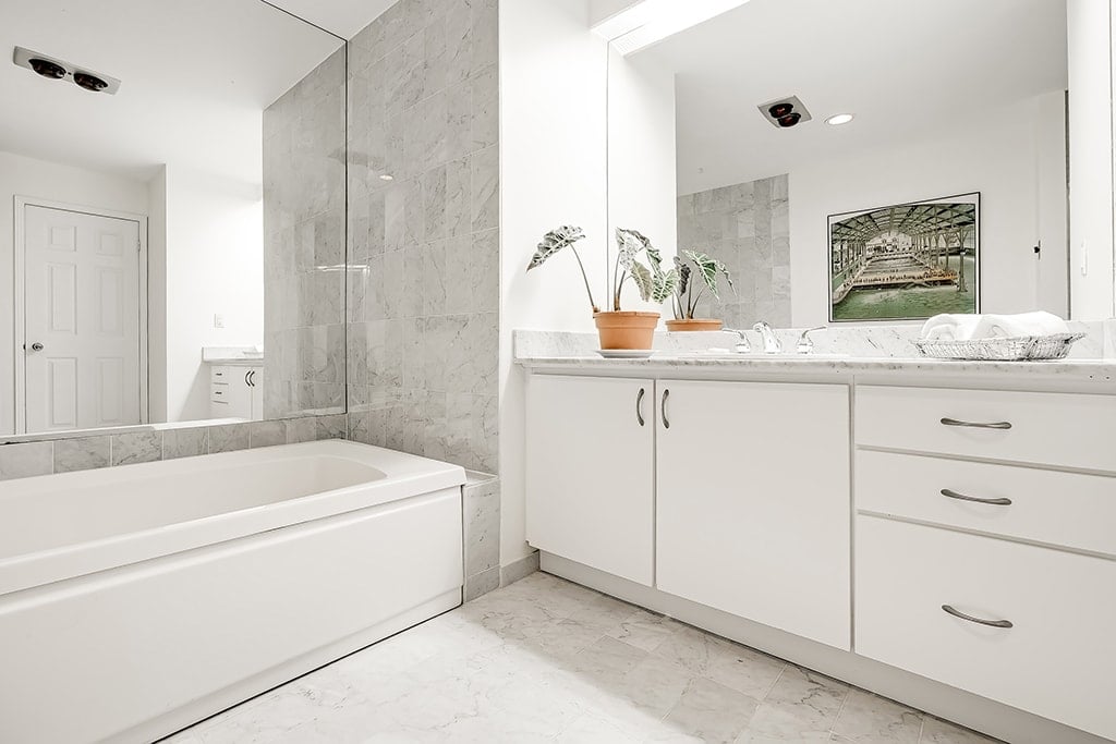 100 Lakeshore Road E Unit: 501