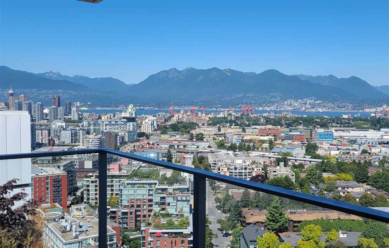 PH2-285 E 10th Ave