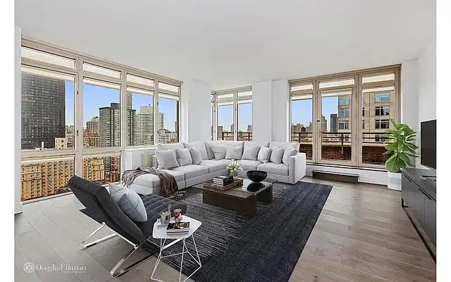 400 East 66th Street Unit: PHB