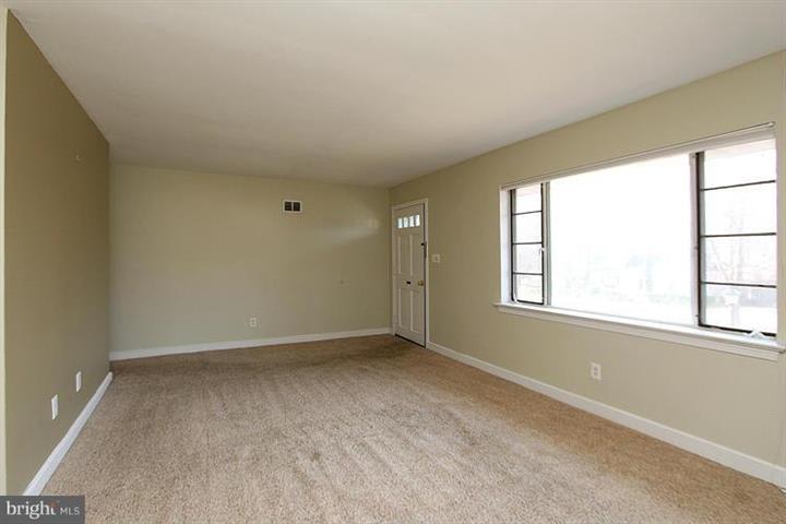 1885 Patrick Henry Dr