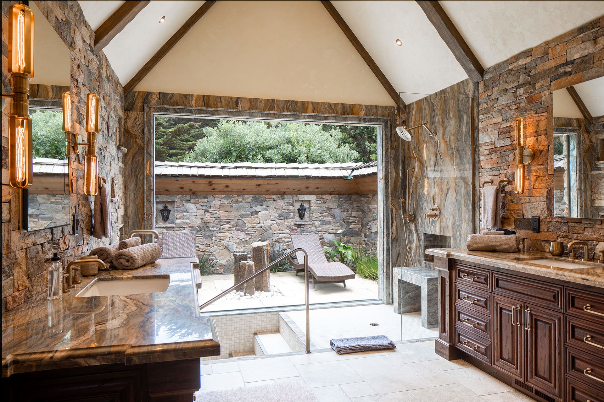 CARMEL HIGHLANDS LUXURY RENTAL - "SHIPROCK"